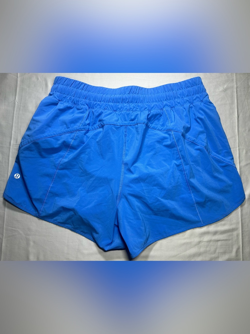 Lululemon athletica beach ball blue Hotty high-rise lined shorts 2.5” - Picture 7 of 13